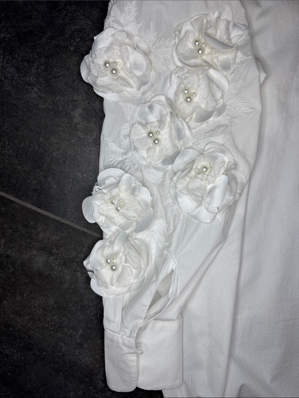 Anthropologie Maeve Bennet Buttondown 3D Floral Appliqué Shirt Fits Larger - Picture 14 of 17
